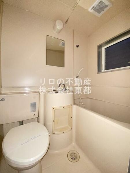 画像10:白を基調とした空間で清潔感のあるトイレです♪