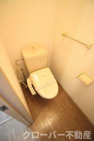 画像11:トイレ（温水洗浄暖房便座付）