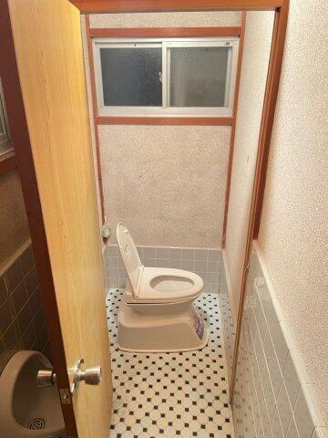 新品のリフォームトイレを設置しました！汲み取りです。