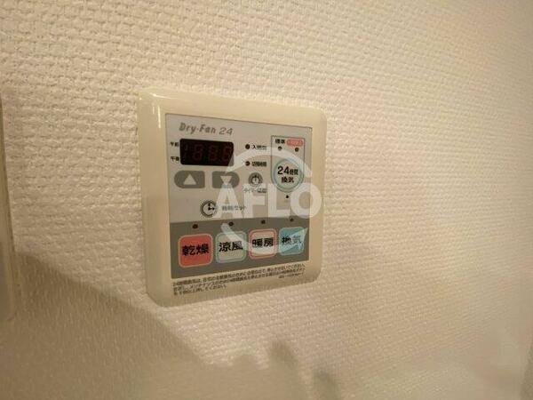 画像12:グランカーサ梅田北　浴室換気乾燥暖房機