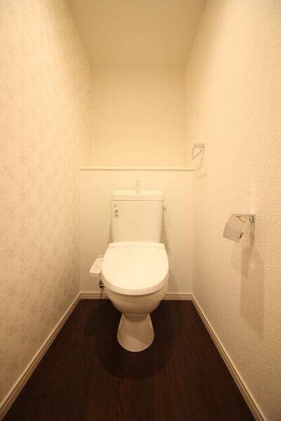 画像7:トイレには快適な温水洗浄便座付き♪