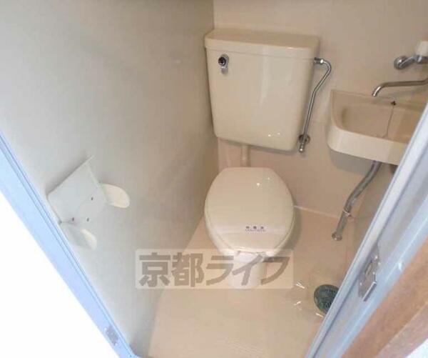 画像12:ユニットバス内のトイレです。