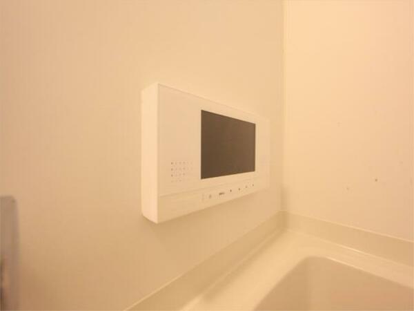 画像14:浴室テレビ