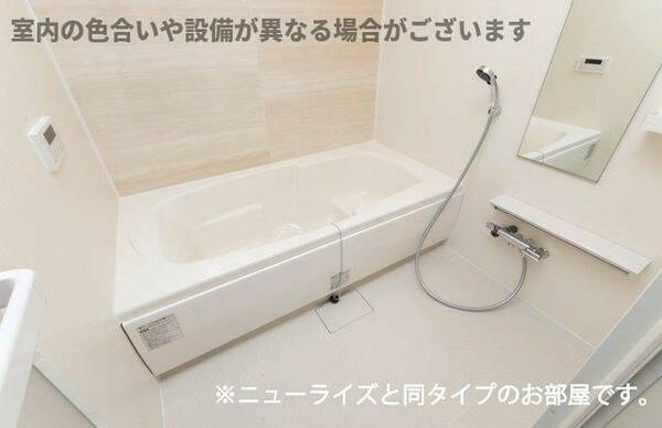 浴室：コンパクトで使いやすいお風呂です