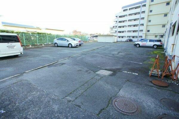 画像7:駐車場です