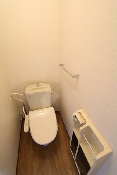 画像6:温水洗浄機能つきトイレ♪