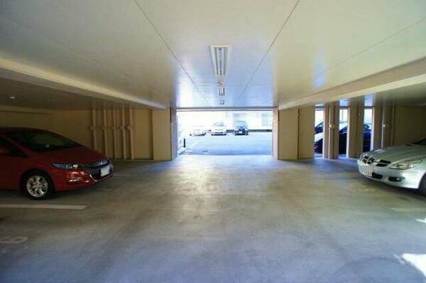 画像10:駐車場があるので、車を買う予定の方も安心です