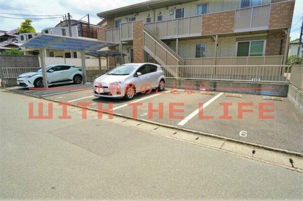 画像10:駐車場に車を止められます