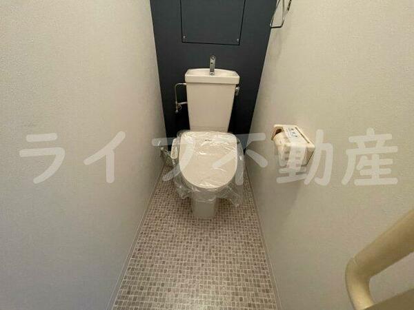 画像13:落ち着いた色調のトイレです