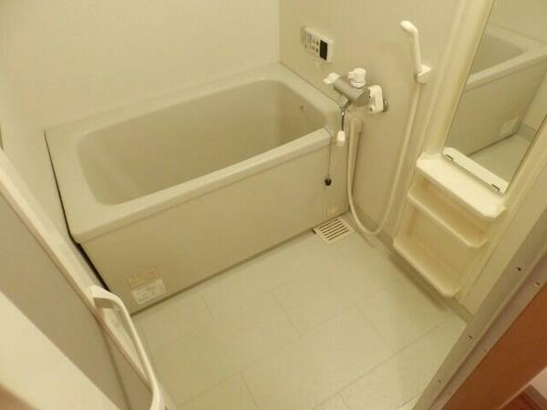 浴室：バス同タイプ部屋写真です。