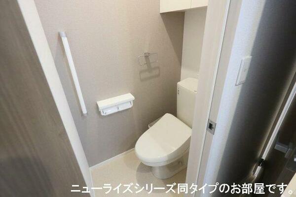 画像8:落ち着いた色調のトイレです