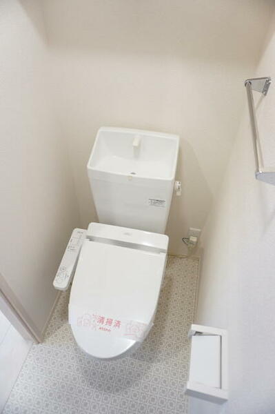 画像10:洗浄便座付きトイレ