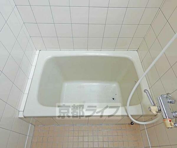 画像16:別角度からの浴槽です。