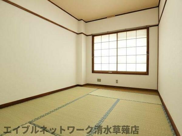 画像12:日本らしい落ち着いた雰囲気の和室です