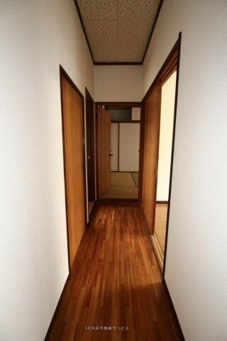 収納もある玄関です 西邑ガーデンマンション102号室　2024年4月30日撮影