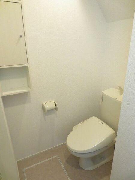 画像7:落ち着いた色調のトイレです