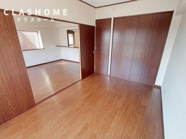 画像15:同物件の別部屋になります。