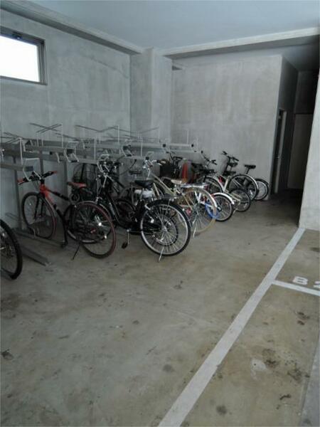 画像16:自転車置場