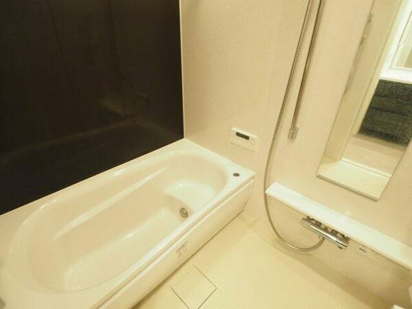 画像7:清潔感のある浴室