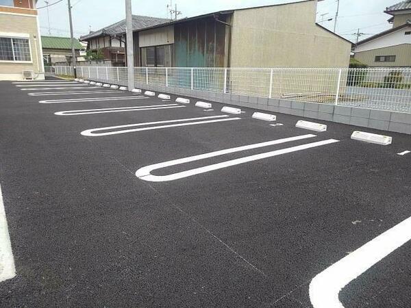 駐車場：駐車スペースもあります