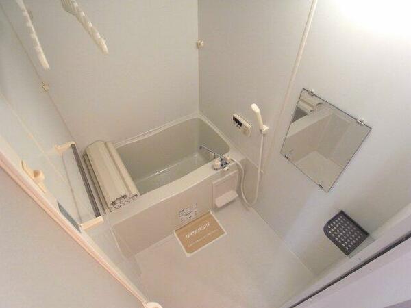 画像5:浴室乾燥機完備なバスルーム