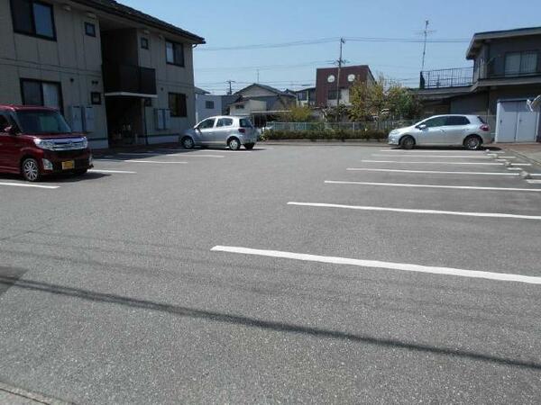 画像4:広々とした駐車場です♪