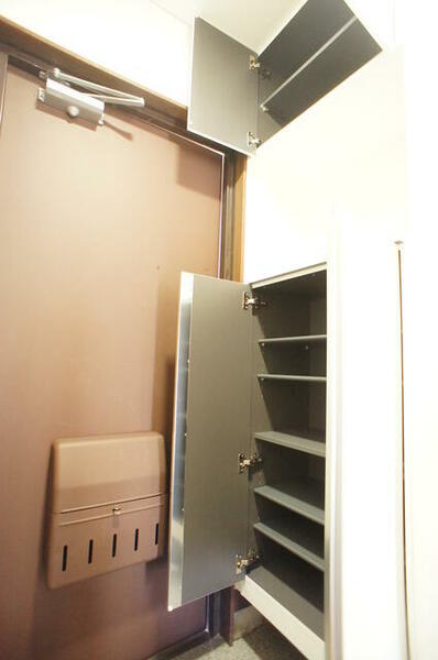 画像14:玄関には下駄箱があるのでスッキリとした空間を保てます！