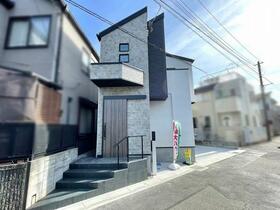 埼玉県越谷市赤山町３丁目