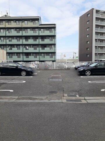 画像12:駐車場