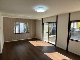 福岡県筑紫野市美しが丘南４丁目