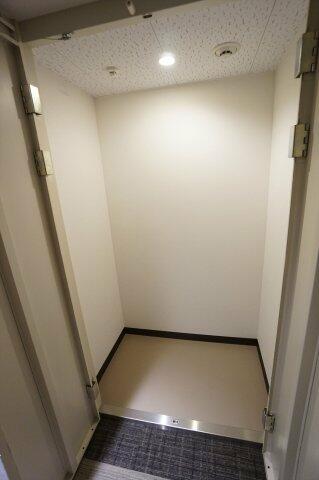 画像14:玄関横トランクルーム