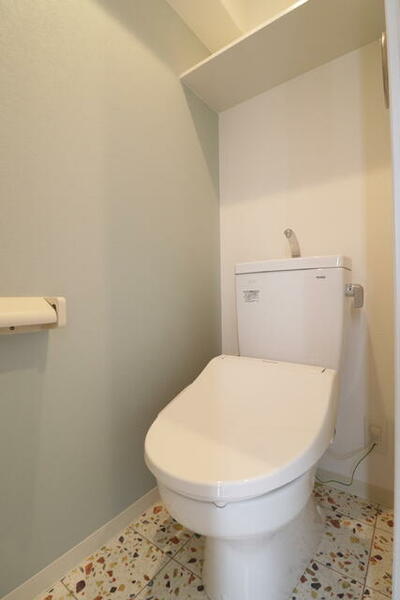 画像11:温水洗浄便座付きトイレで快適に利用できます。