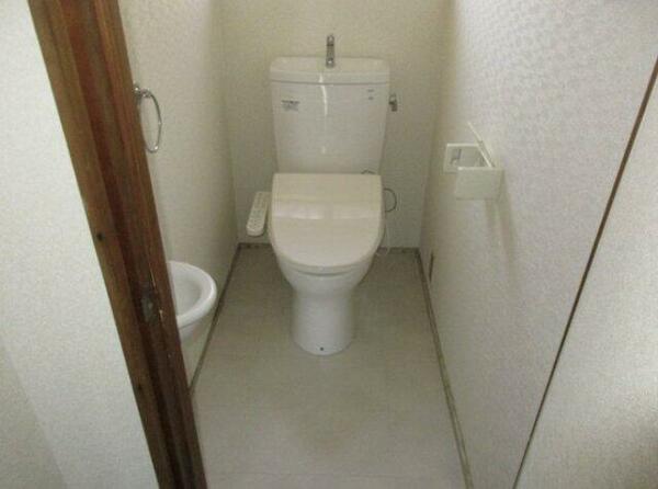 画像5:清潔感のあるトイレです