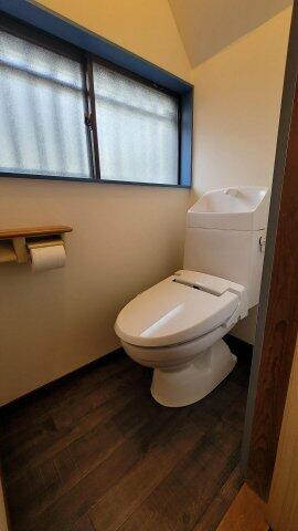 温水洗浄機能付きトイレは新規交換済！