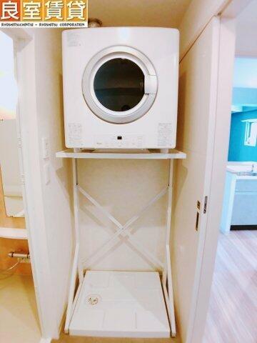 画像13:室内洗濯機置場　衣類乾燥機