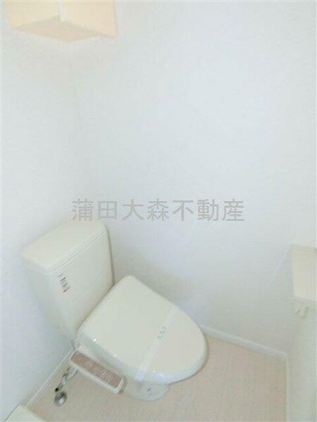 画像11:温水洗浄暖房便座付きのトイレ