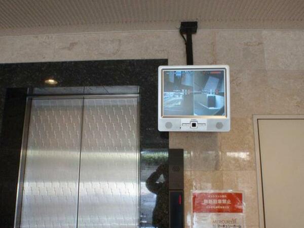 画像16:エレベーター完備☆防犯カメラ