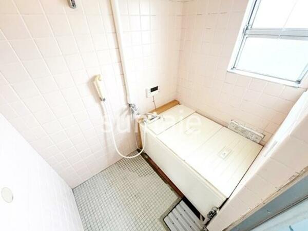 画像8:快適なバスルーム、お風呂場に洗濯機置き場！