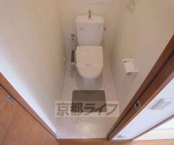 画像6:清潔感のある洋式トイレです。