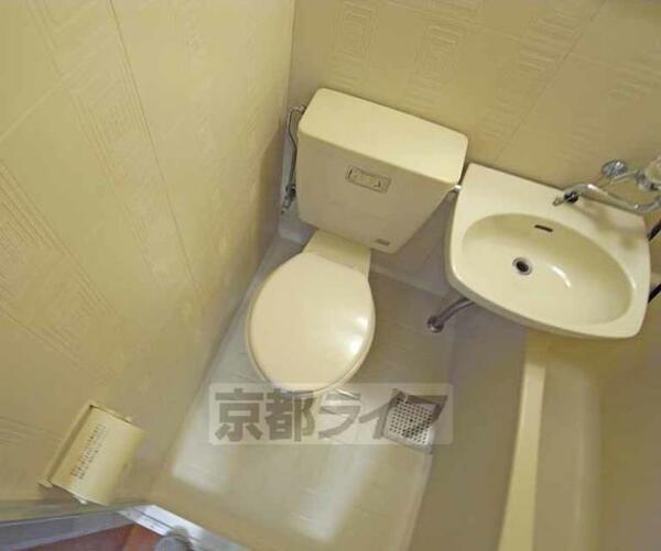画像6:ユニットバスのトイレです。