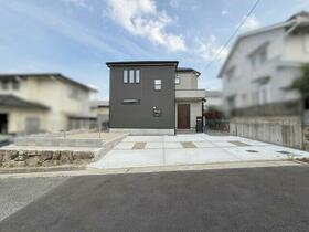 兵庫県川辺郡猪名川町白金３丁目