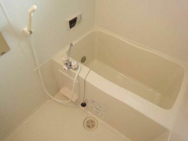 浴室：追い焚き機能付き浴室