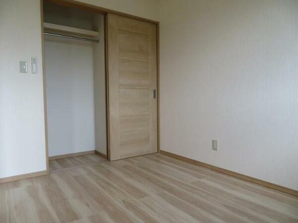 apartment 青森県上北郡おいらせ町木崎
木崎の賃貸情報を見る
物件地図