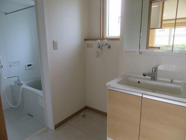 apartment 青森県上北郡おいらせ町木崎
木崎の賃貸情報を見る
物件地図