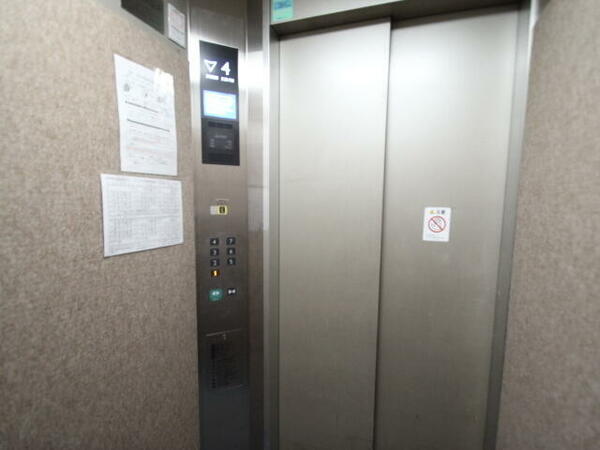 画像9:エレベーター