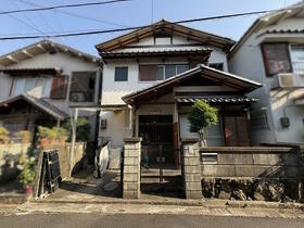 奈良県大和郡山市小泉町