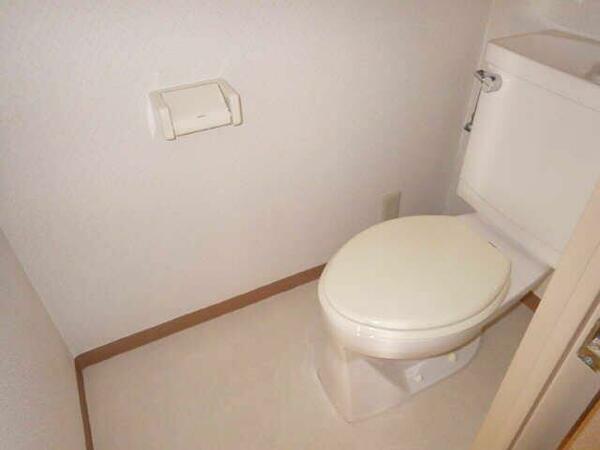 画像7:コンセントのあるトイレ