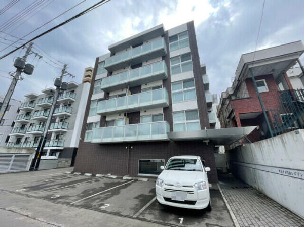 北海道札幌市中央区北一条西２２丁目(賃貸マンション2LDK・4階・57.60㎡)の写真 その1