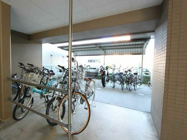 画像16:原付もバイクも駐輪可能です。