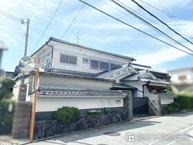 奈良県大和郡山市小泉町